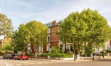 2 bedroom flat for sale in St Quintin Avenue, North Kensington, London, W10