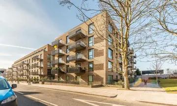 3 bedroom flat for sale in Nautilus House, North Kensington, London, W10