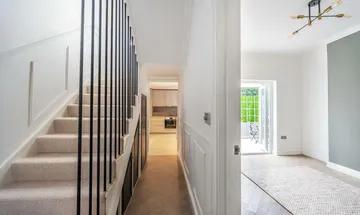 4 bedroom terraced house for sale in High Street, NW10, Kensal Green, London, NW10