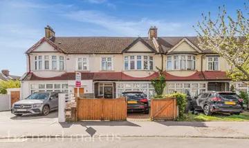 3 bedroom terraced house for sale in Bensham Manor Road, Thornton Heath, CR7