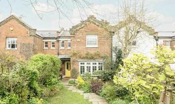 3 bedroom terraced house for sale in Victoria Road, East Sheen, SW14