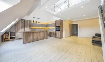 2 bedroom flat for sale in Galena Road, Hammersmith, W6