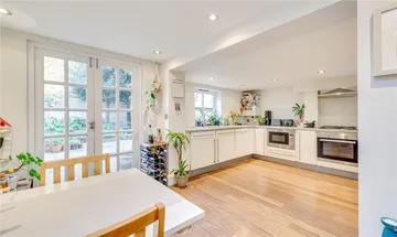 1 bedroom apartment for sale in Barclay Road, London, SW6