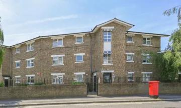 1 bedroom flat for sale in Brook Drive, Elephant and Castle, London, SE11