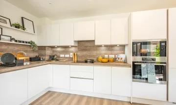 2 bedroom apartment for sale in The Ridgeway,
Mill Hill,
London,
NW7 1AA, NW7