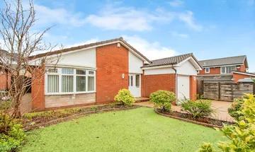 3 bedroom bungalow for sale in Simonbury Close, Lowercroft, Bury, Greater Manchester, BL8