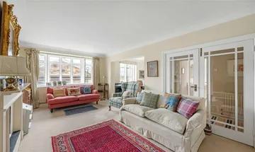 3 bedroom flat for sale in Rosscourt Mansions, 4 Palace Street, London, SW1E