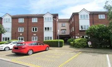 1 bedroom apartment for sale in Cunningham Close, Romford, RM6