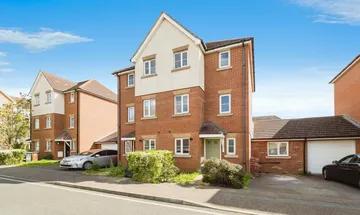 3 bedroom semi-detached house for sale in Tallow Close, Dagenham, RM9