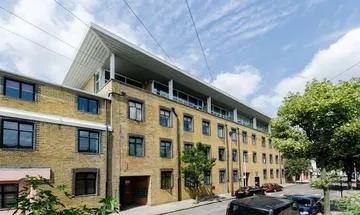 1 bedroom flat for sale in Jedburgh Road, E13