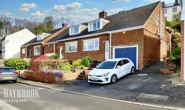 3 bedroom semi-detached house for sale in Cherry Bank Road, Sheffield, S8