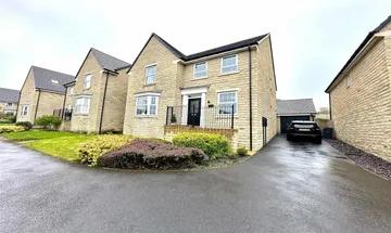 4 bedroom detached house for sale in Church Drive, Hoylandswaine, Sheffield, S36 7LZ, S36
