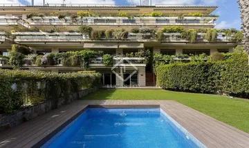 Venta de piso en Sant Gervasi - La Bonanova de 3 habitaciones con terraza y piscina