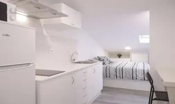 Venta de piso en Zofio de 3 habitaciones y 100 m²