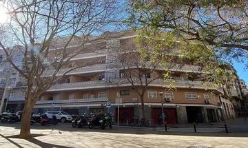 Venta de piso en calle De Magalhães de 3 habitaciones con garaje y aire acondicionado
