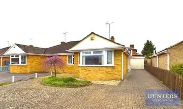 2 bedroom semi-detached bungalow for sale in Linden Avenue, Prestbury, Cheltenham, GL52 3DS, GL52