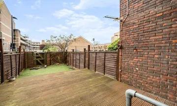 2 bedroom apartment for sale in Stanswood Gardens, Camberwell, London, SE5