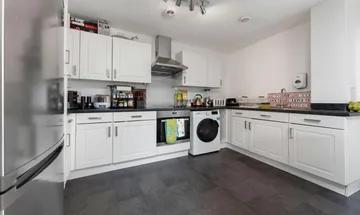 2 bedroom apartment for sale in Otter Drive, Carshalton, SM5