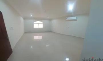 flat for rent in building in Fareej Kulaib for family