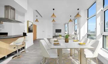 2 bedroom apartment for sale in Oyster Wharf, Battersea, SW11