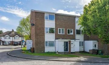 3 bedroom maisonette for sale in Chartwell Place, Cheam, Sutton, SM3