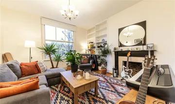1 bedroom apartment for sale in Coningham Road, London, W12