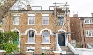 1 bedroom apartment for sale in Southwold Road, Clapton, E5