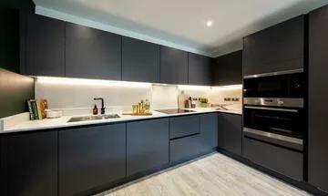 1 bedroom apartment for sale in Capital Interchange Way,
Brentford,
London,
TW8 0EX, TW8
