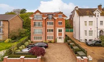 2 bedroom apartment for sale in Clifton Road, Wimbledon Village, London, SW19