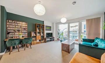 2 bedroom flat for sale in Loughborough Park, Brixton, SW9
