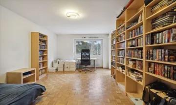 Apartment to Buy in Basel: Grosszügige 5-Zimmer-Wohnung m...