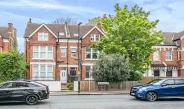 2 bedroom flat for sale in Greyhound Lane, Streatham, SW16