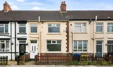 2 bedroom terraced house for sale in Denison Road, Selby, YO8