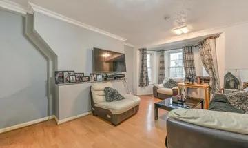 2 bedroom flat for sale in Orsett Street, Vauxhall, London, SE11