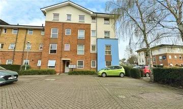 2 bedroom apartment for sale in Admiralty Close, West Drayton, UB7