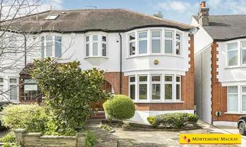 4 bedroom semi-detached house for sale in Woodland Way, London, N21