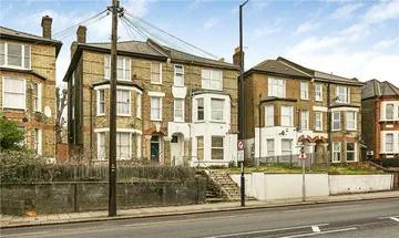2 bedroom apartment for sale in Thurlow Park Road, London, SE21
