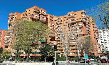 Piso en venta en La Paz de 4 habitaciones con terraza y balcón