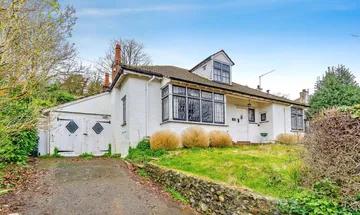 3 bedroom bungalow for sale in Northwood Avenue, Purley, CR8