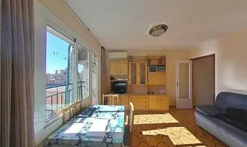 Piso en venta en La Sagrera de 3 habitaciones con balcón y aire acondicionado