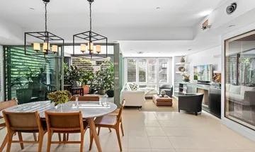 Luxurious Apartment in Superb Potts Point Location