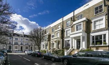 2 bedroom flat for sale in Alma Square, St John's Wood, NW8