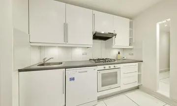 1 bedroom flat for sale in Latchmere Road, SW11