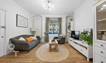 1 bedroom flat for sale in Mornington Crescent, Camden  NW1