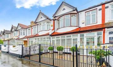 4 bedroom terraced house for sale in Mayfield Road, Thornton Heath, CR7