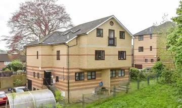 2 bedroom apartment for sale in Benhill Road, Sutton, Surrey, SM1