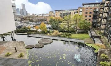 1 bedroom apartment for sale in Branch Road, London, E14