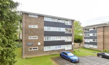 1 bedroom apartment for sale in Sutton Grove, Sutton, Surrey, SM1
