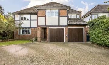 4 bedroom detached house for sale in Potters Close, Shirley, CR0