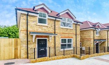4 bedroom detached house for sale in Cullesden Road, Kenley, CR8